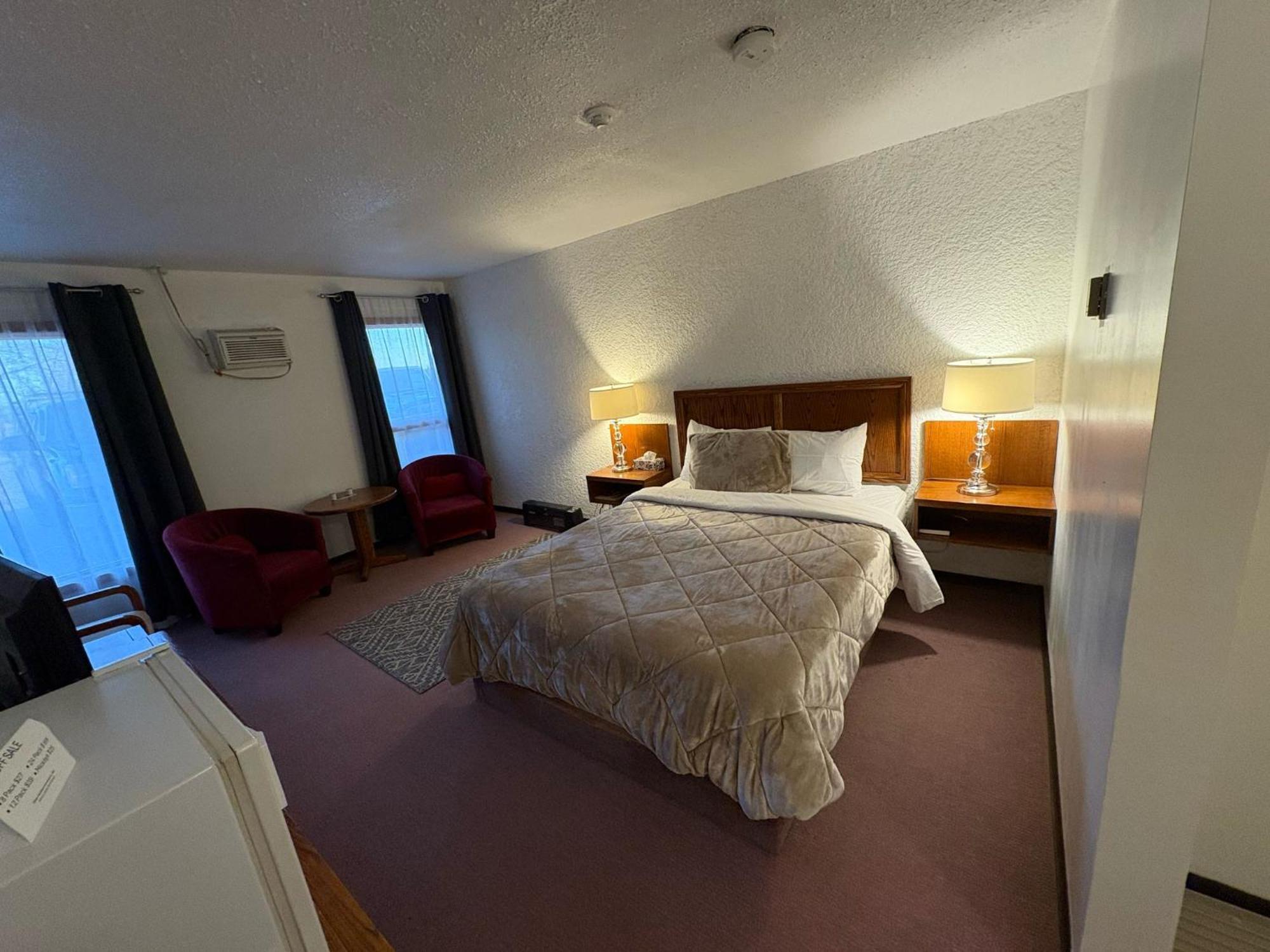 Maple Creek Motor Inn Kültér fotó