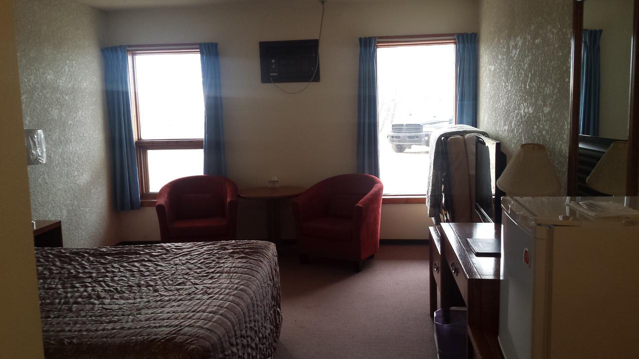 Maple Creek Motor Inn Kültér fotó