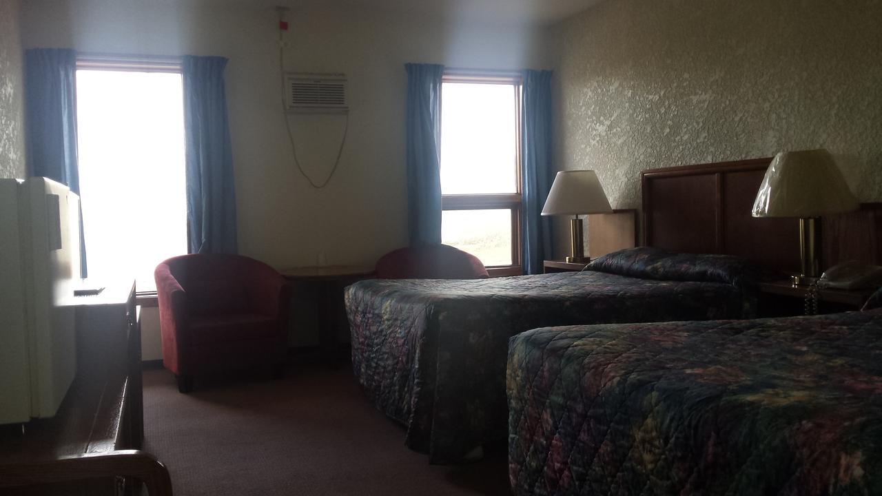 Maple Creek Motor Inn Kültér fotó